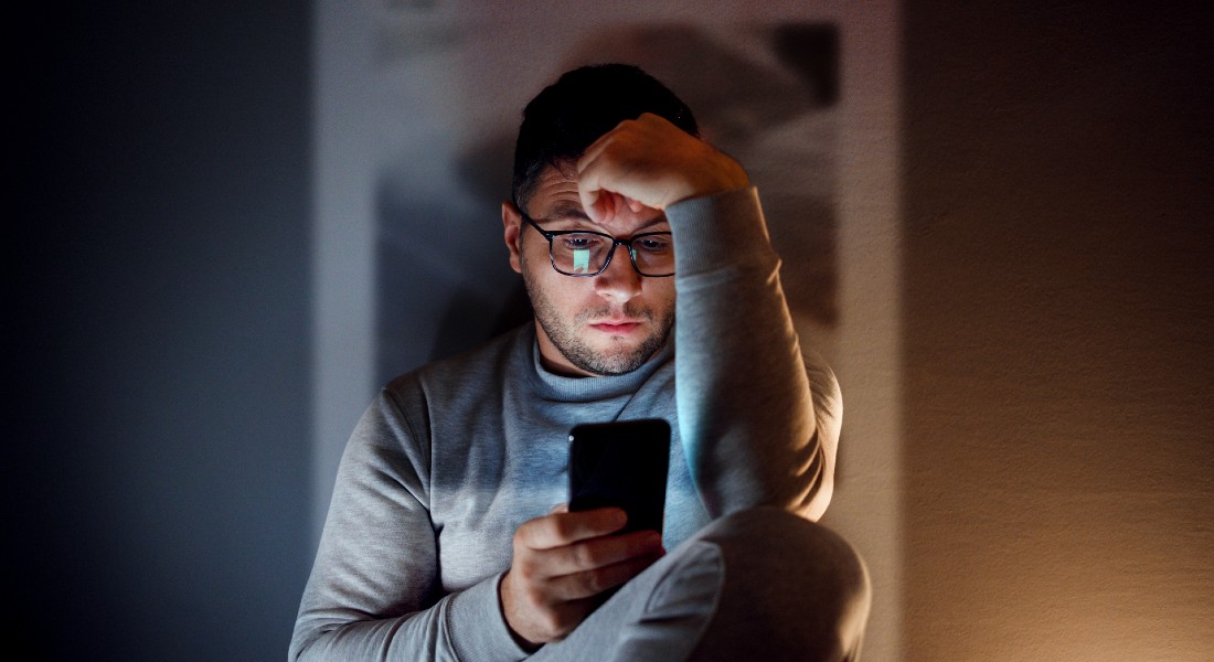 Photo of a man on a mobilphone