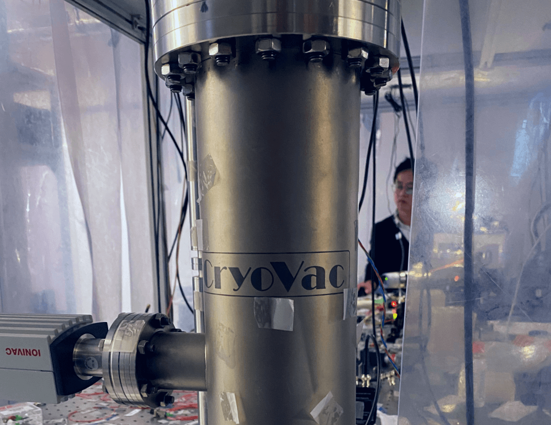 The prior setup with liquid helium cooling